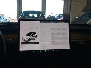 2021 Tesla Model Y Performance with VIN 5YJYGDEF4MF263473, listed as a IAAI auction lot 41851083 with 39,289 mi miles and . Bid and sale history available at DreamBid. Image 19.