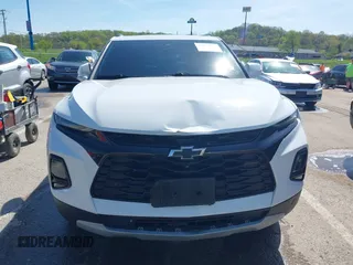 2022 Chevrolet Blazer LT z VIN 3GNKBDRS0NS135906, wystawiony jako IAAI lot #42070239 z przebiegiem 127 017 mil mil oraz . Historia ofert i sprzedaży dostępna na DreamBid. Obrazek 13.