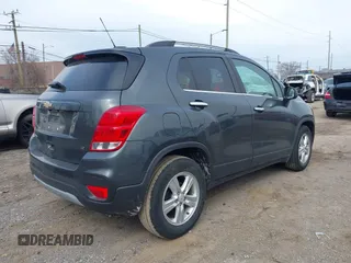 2018 Chevrolet Trax LT with VIN KL7CJLSB0JB722825, listed as a IAAI auction lot 41985225 with 58,021 mi miles and . Bid and sale history available at carsss.com. Image 4.