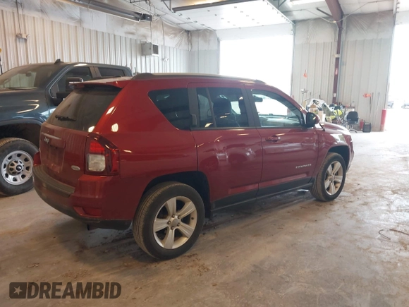 2016 Jeep Compass Latitude z VIN 1C4NJDEB5GD573256, wystawiony jako IAAI lot #42372586 z przebiegiem 47 920 mil mil oraz . Historia ofert i sprzedaży dostępna na DreamBid. Obrazek 4.