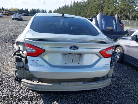2015 Ford Fusion SE with VIN 3FA6P0H98FR267586, listed as a IAAI auction lot 41987958 with 136,919 mi miles. Bid and sale history available at carsss.com. Image 17.
