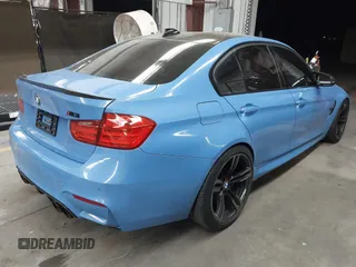 2015 BMW M3 с VIN WBS3C9C5XFP803102, выставлен на аукционе IAAI как лот 41616127 с пробегом 44 538 миль миль и . История ставок и продаж доступна на DreamBid. Изображение 4.