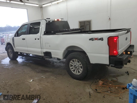 2023 Ford F-350 z VIN 1FT8W3BA7PED76510, wystawiony jako Copart lot #82895064 z przebiegiem 26 656 mil mil oraz Szkoda całkowita • Salvage title. Historia ofert i sprzedaży dostępna na DreamBid. Obrazek 2.