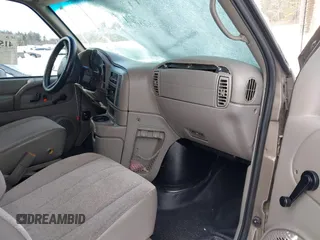 2002 GMC Safari z VIN 1GTDL19X12B504207, wystawiony jako IAAI lot #41524580 z przebiegiem Nie podano mil oraz . Historia ofert i sprzedaży dostępna na DreamBid. Obrazek 5.