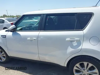 2016 Kia Soul + z VIN KNDJP3A56G7275580, wystawiony jako IAAI lot #41840328 z przebiegiem 94 859 mil mil oraz . Historia ofert i sprzedaży dostępna na DreamBid. Obrazek 14.