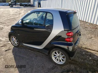 2008 Smart fortwo Pure z VIN WMEEJ31X78K128849, wystawiony jako Copart lot #44351215 z przebiegiem 144 175 mil mil oraz Tytuł czysty. Historia ofert i sprzedaży dostępna na DreamBid. Obrazek 2.