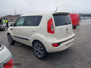 2013 Kia Soul + with VIN KNDJT2A69D7575284, listed as a IAAI auction lot 40777034 with 136,912 mi miles. Bid and sale history available at carsss.com. Image 3.