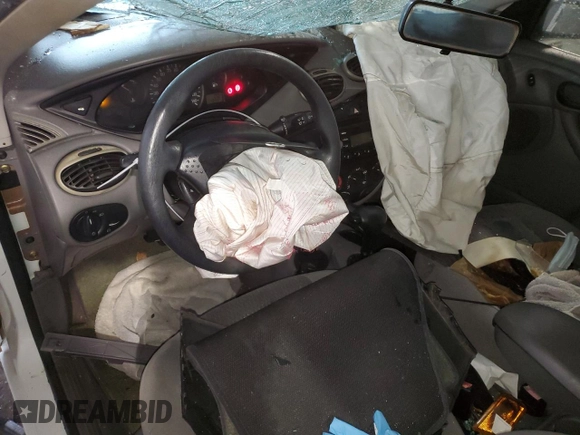 2001 Ford Focus SE with VIN 1FAFP36311W361122, listed as a Copart auction lot 81528684 with 140,431 mi miles and Salvage Title. Bid and sale history available at carsss.com. Image 8.
