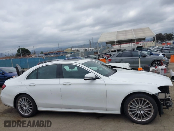 2021 Mercedes-Benz E 350 with VIN W1KZF8DB5MA960016, listed as a IAAI auction lot 42077589 with 52,264 mi miles and . Bid and sale history available at DreamBid. Image 14.