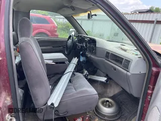 1995 Dodge 1500 z VIN 1B7HC16Y2SS102291, wystawiony jako IAAI lot #42312890 z przebiegiem 381 090 mil mil oraz . Historia ofert i sprzedaży dostępna na DreamBid. Obrazek 5.