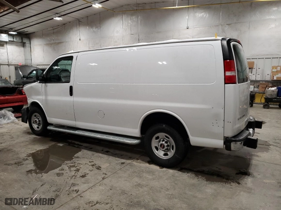 2023 GMC Savana Cargo Van with VIN 1GTW7AFP6P1138386, listed as a Copart auction lot 86204364 with 10,493 mi miles and Clean Title. Bid and sale history available at carsss.com. Image 2.