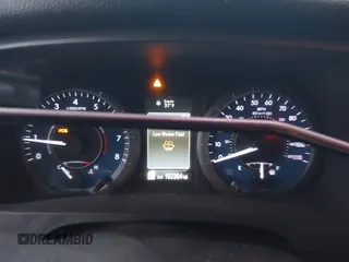 2016 Toyota Sienna XLE z VIN 5TDYK3DC6GS706142, wystawiony jako IAAI lot #41037224 z przebiegiem 162 364 mil mil oraz . Historia ofert i sprzedaży dostępna na DreamBid. Obrazek 7.