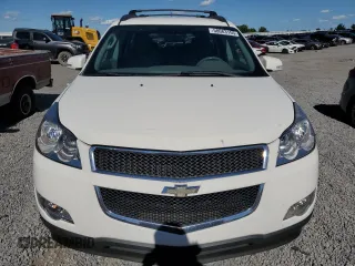 2012 Chevrolet Traverse 1LT z VIN 1GNKVGED0CJ207833, wystawiony jako Copart lot #58083155 z przebiegiem 120 058 mil mil oraz Szkoda całkowita • Salvage title. Historia ofert i sprzedaży dostępna na DreamBid. Obrazek 5.