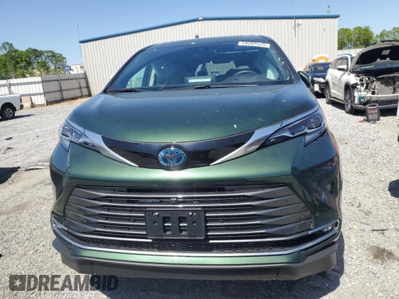 2024 Toyota Sienna Platinum z VIN 5TDESKFC7RS125570, wystawiony jako Copart lot #53282525 z przebiegiem 7298 mil mil oraz Szkoda całkowita • Salvage title. Historia ofert i sprzedaży dostępna na DreamBid. Obrazek 5.