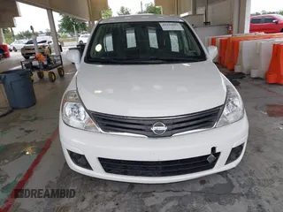 2010 Nissan Versa S с VIN 3N1BC1AP8AL391813, выставлен на аукционе IAAI как лот 42224883 с пробегом 103 839 миль миль и . История ставок и продаж доступна на DreamBid. Изображение 13.