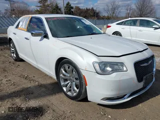 2016 Chrysler 300 with VIN 2C3CCAET1GH165675, listed as a IAAI auction lot 41689151 with 195,094 mi miles. Bid and sale history available at carsss.com. Image 1.