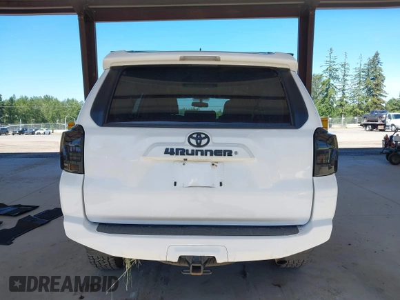 2019 Toyota 4Runner SR5 с VIN JTEBU5JR0K5630450, выставлен на аукционе IAAI как лот 42386961 с пробегом 104 733 миль миль и . История ставок и продаж доступна на DreamBid. Изображение 17.