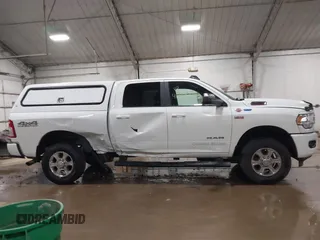 2022 Ram 2500 Big Horn with VIN 3C6UR5DJ4NG370966, listed as a IAAI auction lot 41738339 with 89,787 mi miles. Bid and sale history available at carsss.com. Image 13.