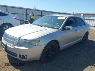 2007 Lincoln MKZ z VIN 3LNHM26T47R662111, wystawiony jako IAAI lot #42476899 z przebiegiem 172 864 mil mil oraz . Historia ofert i sprzedaży dostępna na DreamBid. Obrazek 2.