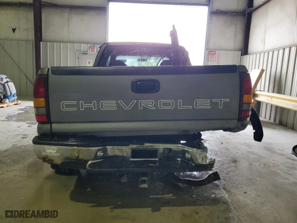 2000 Chevrolet Silverado 1500 LS with VIN 2GCEK19TXY1364347, listed as a Copart auction lot 82390404 with 197,959 mi miles and Non Repairable. Bid and sale history available at carsss.com. Image 6.