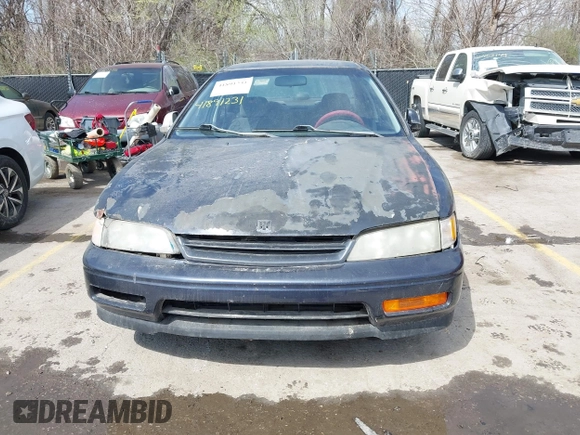 1995 Honda Accord LX with VIN JHMCD5631SC011203, listed as a IAAI auction lot 41891231 with 198,682 mi miles and . Bid and sale history available at carsss.com. Image 6.