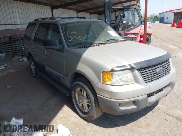 2005 Ford Expedition Special Service with VIN 1FMPU155X5LA55439, listed as a IAAI auction lot 41775319 with 103,301 mi miles. Bid and sale history available at carsss.com. Image 1.