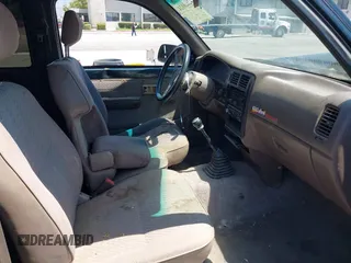 1995 Toyota Tacoma with VIN 4TAUN53B5SZ082797, listed as a IAAI auction lot 42660124 with 181,066 mi miles and . Bid and sale history available at DreamBid. Image 5.