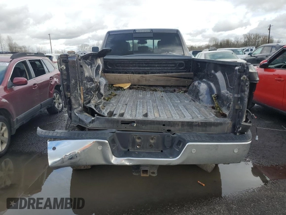 2016 Ram 2500 Laramie z VIN 3C6UR5KL8GG152276, wystawiony jako Copart lot #45340015 z przebiegiem 152 939 mil mil oraz Szkoda całkowita • Salvage title. Historia ofert i sprzedaży dostępna na DreamBid. Obrazek 6.