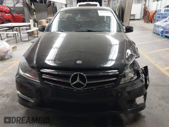 2014 Mercedes-Benz C 250 Sport z VIN WDDGF4HB6EG158079, wystawiony jako IAAI lot #41670460 z przebiegiem 169 214 mil mil oraz . Historia ofert i sprzedaży dostępna na DreamBid. Obrazek 12.