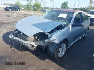 2001 Ford Focus ZX3 with VIN 3FAFP313X1R117916, listed as a IAAI auction lot 42123596 with 88,599 mi miles and . Bid and sale history available at DreamBid. Image 6.