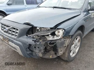 2005 Volvo XC70 with VIN YV1SZ592X51200928, listed as a IAAI auction lot 41505570 with 212,535 mi miles and . Bid and sale history available at DreamBid. Image 6.