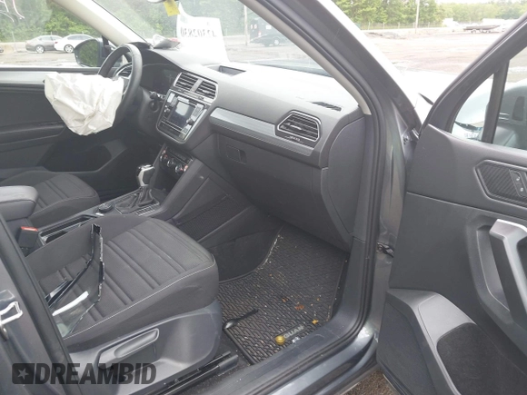 2024 Volkswagen Tiguan S with VIN 3VVFB7AX9RM041943, listed as a IAAI auction lot 42302830 with 29,844 mi miles and . Bid and sale history available at DreamBid. Image 5.