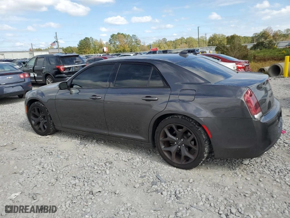 2021 Chrysler 300 with VIN 2C3CCABG7MH537300, listed as a Copart auction lot 77648624 with 186,275 mi miles and Salvage Title. Bid and sale history available at carsss.com. Image 2.