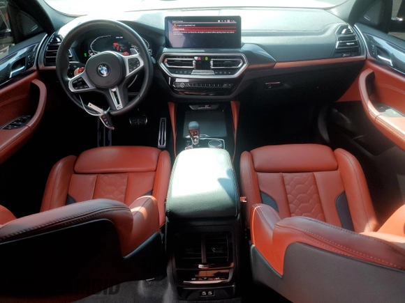 2022 BMW X4 M z VIN 5YM23EC01N9J82231, wystawiony jako Copart lot #43271695 z przebiegiem 20 715 mil mil oraz Szkody całkowita. Historia ofert i sprzedaży dostępna na DreamBid. Obrazek 8.