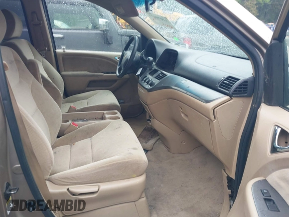 2005 Honda Odyssey LX with VIN 5FNRL382X5B116840, listed as a IAAI auction lot 42070477 with 268,898 mi miles. Bid and sale history available at carsss.com. Image 5.