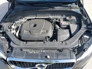 2020 Volvo XC60 Momentum z VIN YV4102RK9L1474206, wystawiony jako IAAI lot #41731881 z przebiegiem 77 908 mil mil oraz . Historia ofert i sprzedaży dostępna na DreamBid. Obrazek 10.