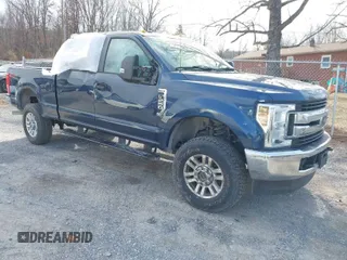 2018 Ford Super Duty F-250 SRW XL with VIN 1FT7W2B62JEB80712, listed as a IAAI auction lot 41593737 with 118,231 mi miles. Bid and sale history available at carsss.com. Image 1.