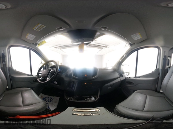 2018 Ford Transit z VIN 1FTYE1YM0JKB52111, wystawiony jako IAAI lot #42789026 z przebiegiem 132 936 mil mil oraz . Historia ofert i sprzedaży dostępna na DreamBid. Obrazek 19.