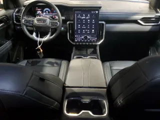 2024 GMC Acadia AWD Elevation z VIN 1GKENNKS3RJ187295, wystawiony jako Copart lot #56748835 z przebiegiem 24 708 mil mil oraz Tytuł czysty. Historia ofert i sprzedaży dostępna na DreamBid. Obrazek 8.