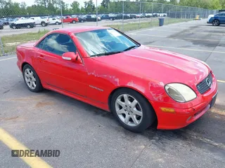 2003 Mercedes-Benz SLK 230 Kompressor z VIN WDBKK49F63F284252, wystawiony jako IAAI lot #42307320 z przebiegiem 180 893 mil mil oraz . Historia ofert i sprzedaży dostępna na DreamBid. Obrazek 1.