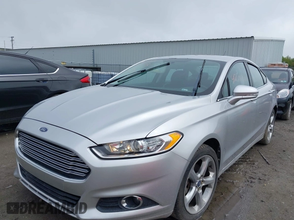 2013 Ford Fusion SE with VIN 3FA6P0HR5DR199082, listed as a IAAI auction lot 42191538 with 142,527 mi miles and . Bid and sale history available at DreamBid. Image 2.