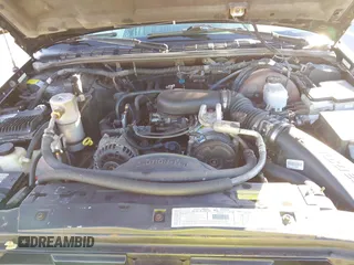 2000 Chevrolet Blazer LT with VIN 1GNDT13W5Y2244197, listed as a IAAI auction lot 41440176 with 133,797 mi miles and . Bid and sale history available at DreamBid. Image 10.