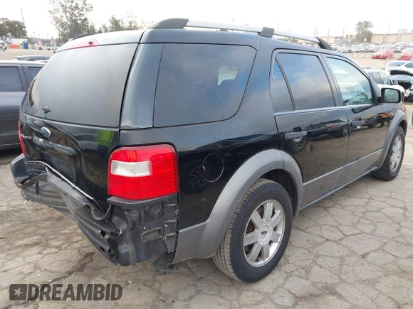 2005 Ford Freestyle SE with VIN 1FMZK01195GA33128, listed as a IAAI auction lot 41767224 with 199,751 mi miles. Bid and sale history available at carsss.com. Image 4.