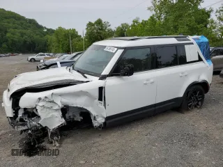 2025 Land Rover Defender S z VIN SALEJ7EX0S2391376, wystawiony jako Copart lot #58788145 z przebiegiem 12 108 mil mil oraz Czysty tytuł • Clean title. Historia ofert i sprzedaży dostępna na DreamBid. Obrazek 1.