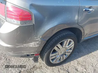 2008 Lincoln MKX z VIN 2LMDU88C28BJ18533, wystawiony jako IAAI lot #42273562 z przebiegiem 154 752 mil mil oraz . Historia ofert i sprzedaży dostępna na DreamBid. Obrazek 6.