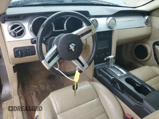2006 Ford Mustang GT Deluxe z VIN 1ZVFT82H665215104, wystawiony jako Copart lot #51335245 z przebiegiem 202 407 mil mil oraz Szkoda całkowita • Salvage title. Historia ofert i sprzedaży dostępna na DreamBid. Obrazek 8.