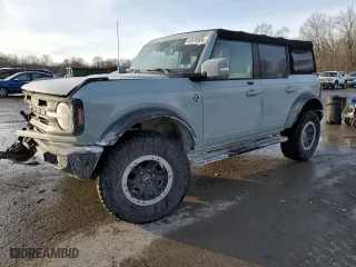 2021 Ford Bronco with VIN 1FMDE5DH7MLA94877, listed as a Copart auction lot 42676505 with 43,918 mi miles and Salvage Title. Bid and sale history available at carsss.com. Image 1.