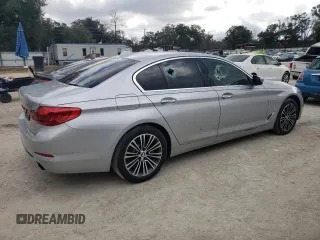 2018 BMW 5 Series 530i xDrive with VIN WBAJA7C59JG907384, listed as a Copart auction lot 43800145 with 95,961 mi miles and Salvage Title. Bid and sale history available at carsss.com. Image 3.
