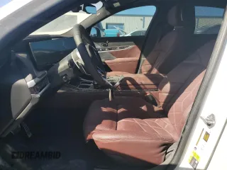 2023 BMW i7 xDrive60 z VIN WBY53EJ05PCM58262, wystawiony jako Copart lot #42563184 z przebiegiem 10 718 mil mil oraz . Historia ofert i sprzedaży dostępna na DreamBid. Obrazek 7.