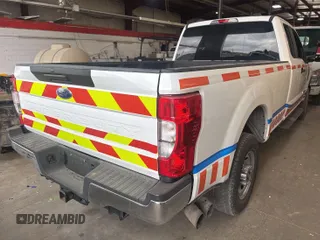 2020 Ford F-250 XL z VIN 1FT7X2BTXLEE50470, wystawiony jako IAAI lot #42786344 z przebiegiem 292 133 mil mil oraz . Historia ofert i sprzedaży dostępna na DreamBid. Obrazek 16.